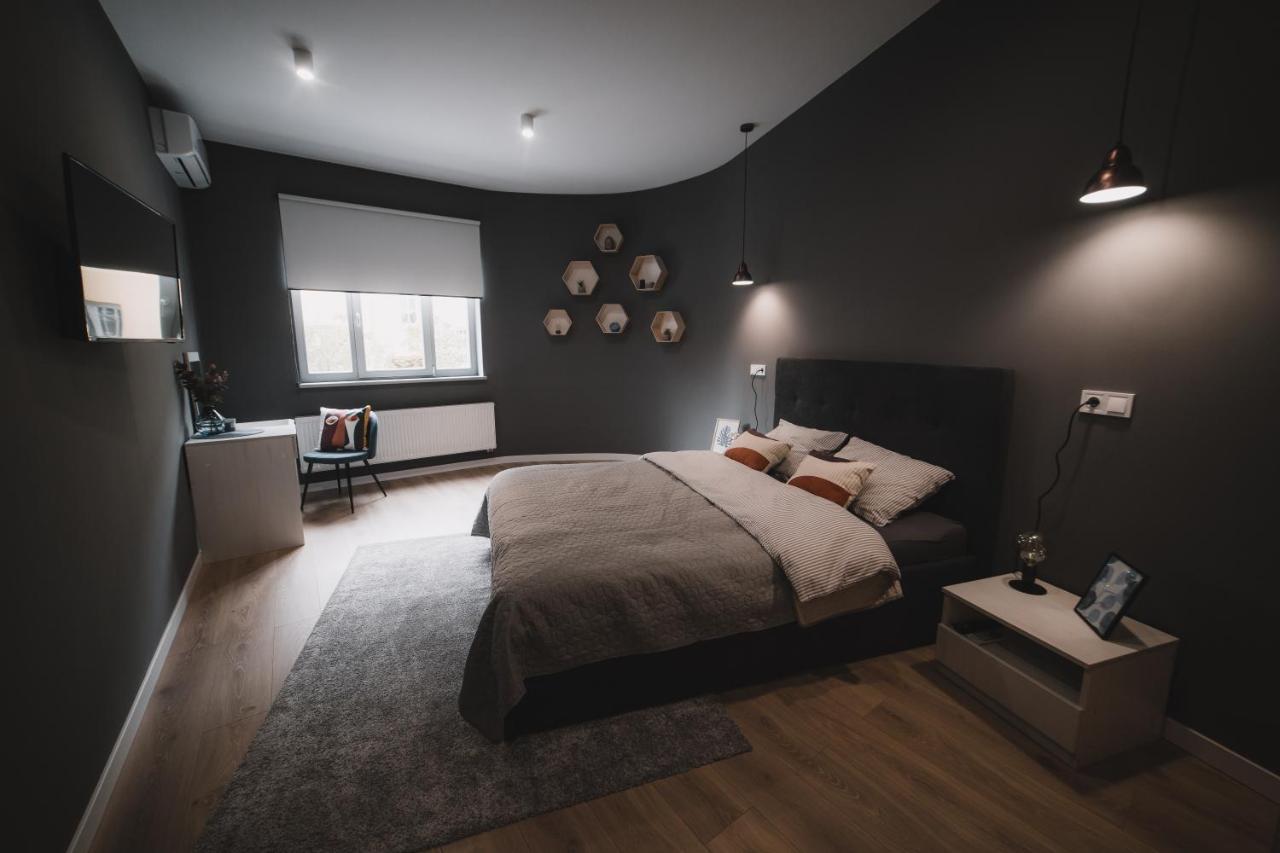 Apart-Hotel Kostjukowski Apartments Nizhynska 17 Lvov Exteriér fotografie