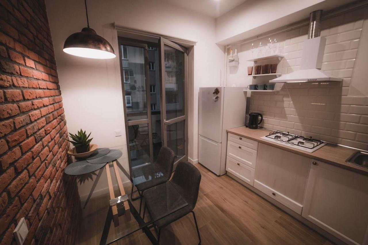 Apart-Hotel Kostjukowski Apartments Nizhynska 17 Lvov Exteriér fotografie